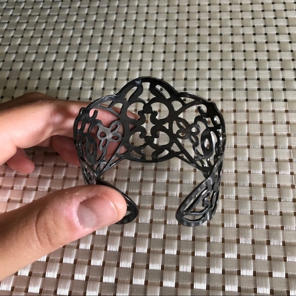 Beautiful Gray Silver metallic Bracelet - Picture 3 of 4